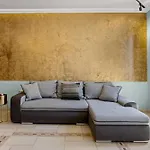 Diana Hall View דירה