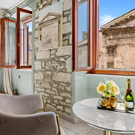 Diana Hall View Pula